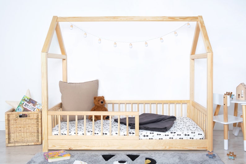 Ourbaby Montessori Hausbett Elis, Kinderbett, Bodenbett Bild 1