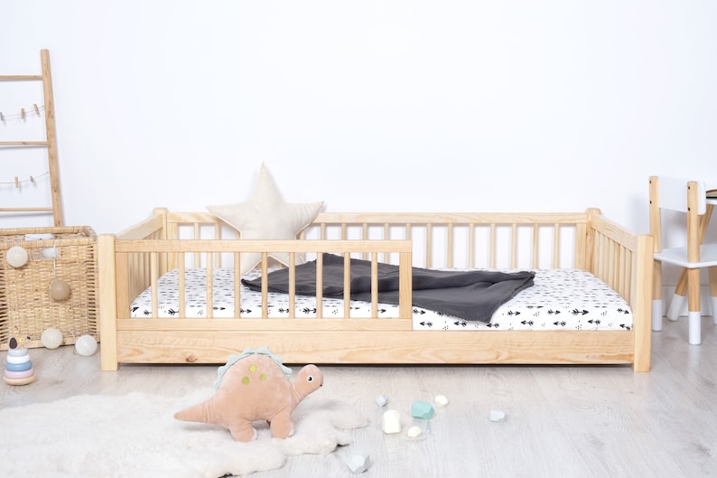 Ourbaby Montessori Bodenbett, Kleinkindbett, Kinderbett, Bett mit Schienen Bild 1
