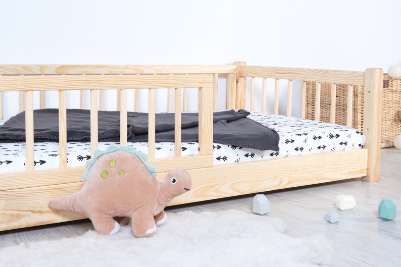 Ourbaby Montessori Bodenbett, Kleinkindbett, Kinderbett, Bett mit Schienen Bild 4