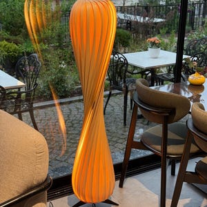 Stehlampe | Einzigartige Lampe | Holzstehlampe | Große Lampe |  Mid Century Stehlampe | Moderne Beleuchtung | Lichterkette | Schlafzimmer Lampe