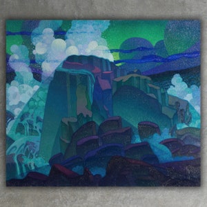 Pode incluir: Uma pintura de uma paisagem rochosa com um esquema de cores verde e azul. As rochas são irregulares e parecem estar a subir da água. O céu é azul escuro com nuvens brancas.