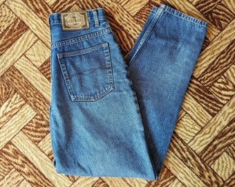 Vintage 1990s Medium Wash Regular Dad Jeans with Slight Tapered Leg