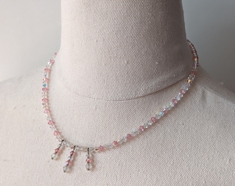Vintage pequeño rosa y claro facetado AB vidrio cuentas collar gargantilla
