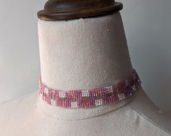 Vintage 90s Y2K Pink and White Checkerboard Beaded Choker