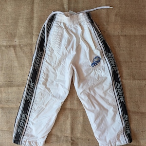 Vintage SOHK School of Hard Knocks Kinder Windjacke Hose Weiß 90er Jahre Streetwear Hip Hop