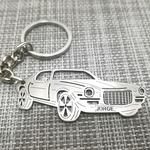 Llavero de coche para regalo de Navidad con nombre personalizado, regalo para él, llavero personalizado para fan, Chevrolet Camaro 1973