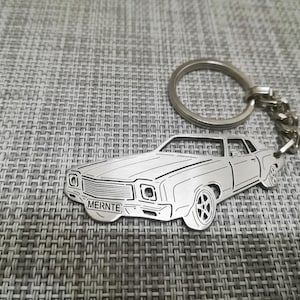 父の日ギフトにカスタマイズされた名前入りの車用キーホルダー、彼へのプレゼント、パーソナライズされたファンキーリング、シボレーモンテカルロ1971