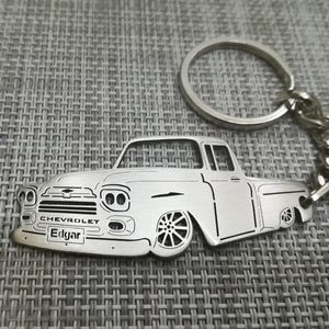 Weihnachtsgeschenke Auto Schlüsselanhänger mit personalisiertem Namen, Geschenk für Ihn, personalisierter Fan Schlüsselanhänger Chevy Apache 1958