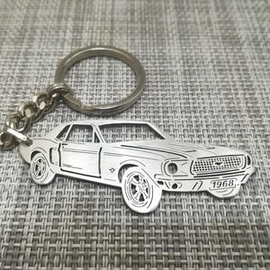 Geburtstagsgeschenk Kundenspezifisches Auto Keychain mit personalisiertem Namen, Geschenk für Ihn, personalisierter Fan-Schlüsselanhänger, Ford mustang coupe 1968