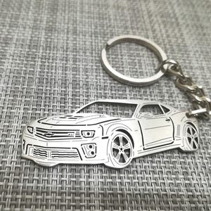 Aangepast vaderdagcadeau autosleutelhanger met gepersonaliseerde naam, cadeau voor hem, gepersonaliseerde ventilatorsleutelhanger, Chevrolet Camaro ZL1 2013