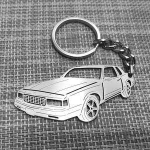 父の日ギフトにカスタマイズされた名前入りの車用キーホルダー、彼へのプレゼント、パーソナライズされたファンキーリング、1987年式シボレーモンテカルロ