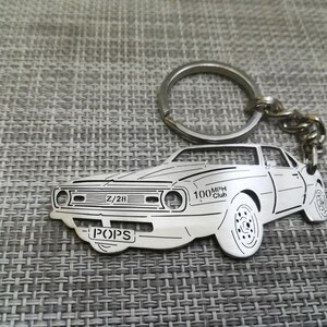 Llavero de coche personalizado con nombre personalizado, regalo para él, llavero de fan personalizado, Chevrolet Z-28 Camaro 1968 1.ª generación