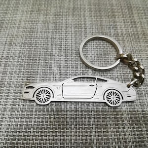 Geburtstagsgeschenk Kundenspezifisches Auto-Schlüsselanhänger mit personalisiertem Namen, Geschenk für Ihn, personalisierter Fan-Schlüsselanhänger, Ford mustang 2021