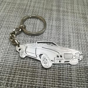 birthday gift Custom  Car Keychain with Personalized Name, Gift for Him, Personalized Fan Key Ring ,Oldsmobile cutlass convertible 1972