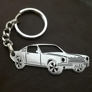 Geburtstagsgeschenk Kundenspezifisches Auto Keychain mit personalisiertem Namen, Geschenk für Ihn, personalisierter Fan-Schlüsselring, Ford mustang 1966