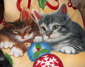 FLEECE CHRISTMAS KITTY Thick and comfy throw