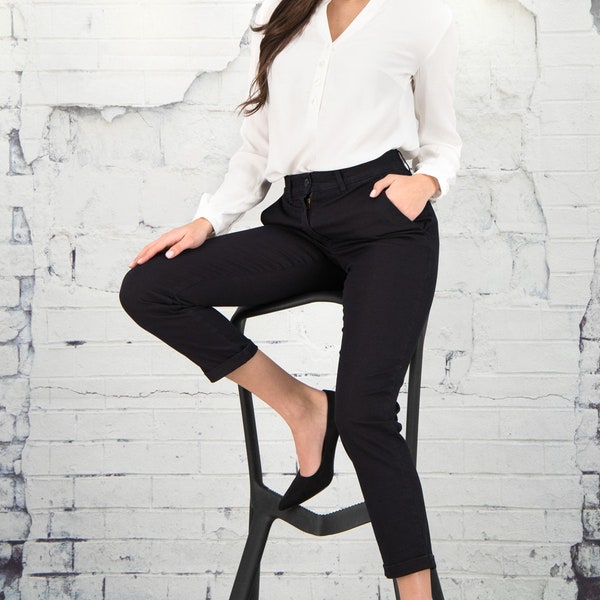dark blue pants and black shirt