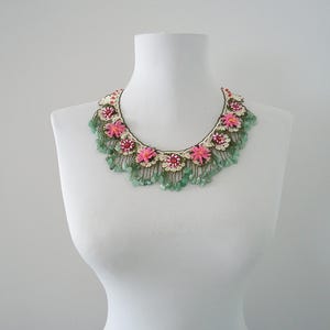 Crochet collar necklace creamy coton bib necklace with needle lace floral oyas