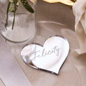 Configuração de lugar de casamento com coração de prata personalizado
