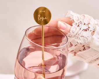 Grawerowane personalizowane złote mieszadełka do drinków w lustrze
