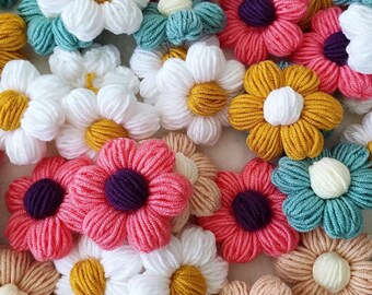 10 Crochet Daisy Flowers – 3D Crochet Appliques – Handmade Flower Embellishments for Sweaters & Cardigans – Daisy Motif Set – Craft Supplies