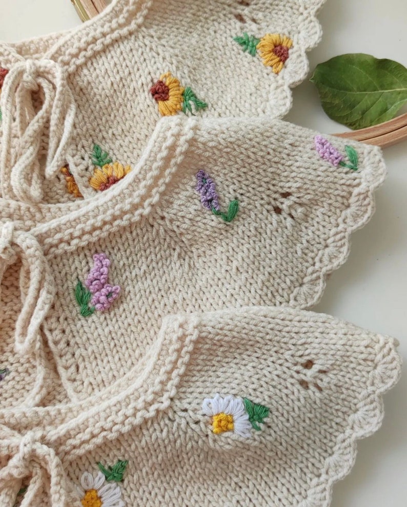 Removable Floral Style Collar, Knit Baby Girl Collar, Vintage Baby Collar, Vintage Baby Bib