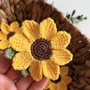 Gehäkelte Sonnenblume Aufnäher, Handgefertigte Baumwollblume Aufnäher zum Aufnähen (4-6 cm)