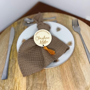 personalisierte Platzkarte aus Holz mit Quaste für Hochzeit, Geburtstag oder Firmenevent (Boho-/Vintagetischdekoration)