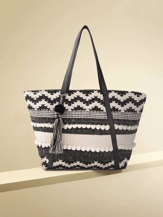 Fancy Bag Women Black & Off-white Woven Design Shoulder Bag 