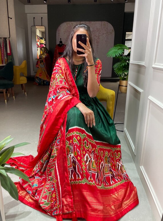 Gown with silk dupatta sale