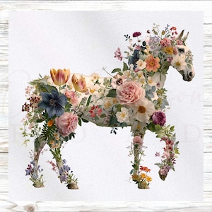 Könnte beinhalten: Eine Aquarellillustration einer Pferdesilhouette, die aufwendig mit einer Vielzahl farbenfroher Blumen verziert ist. Die Blumen umfassen rosa Rosen, gelbe Tulpen und blaue Blüten, wodurch ein lebendiges Blumendesign entsteht.