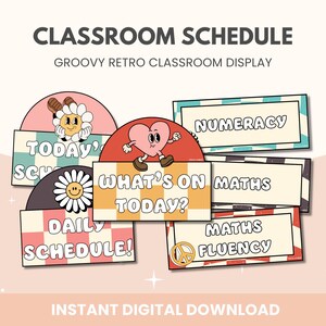 Könnte beinhalten: Ein Satz farbenfroher Klassenzimmer-Zeitplankarten mit einem Retro-Groovy-Thema. Die Karten zeigen Illustrationen einer Blume, eines Herzens und eines Peace-Zeichens. Der Text auf den Karten lautet "Today's Schedule", "What's on Today?", "Numeracy", "Maths", "Daily Schedule" und "Maths Fluency".