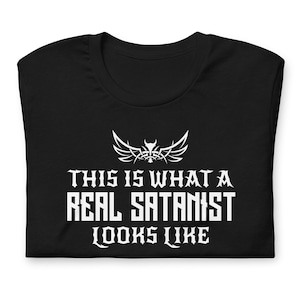This Is What A Real Satanist Looks Like Shirt - Goth Paganism Occult Tee - Esoteric Satan Pentagram - Satanism Symbol Gift - Church of Satan
