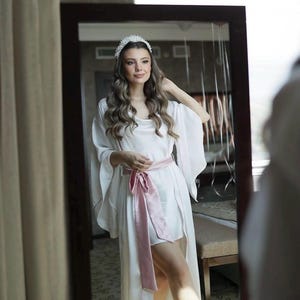 Braut Satin Kimono Robe Weite Ärmel Hochzeit Bevor Sie Outfit benutzerdefinierte Stickerei 40+ Farbe
