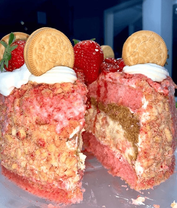 Strawberry shortcake cheesecake cake , Recipe Download