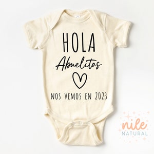 Hola Abuelitos Anuncio de Bebé Onesie®, Spanish Pregnancy Announcement Onesie®, Grandparents Announcement Natural Onesie®, Futuros Abuelitos