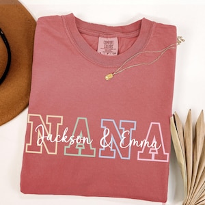 Custom Grandma Shirt Personalized Grandma Long Sleeve Shirt, Comfort Colors® Grandma Tee with Grandkids Names Grandma Gift, Nana T shirt