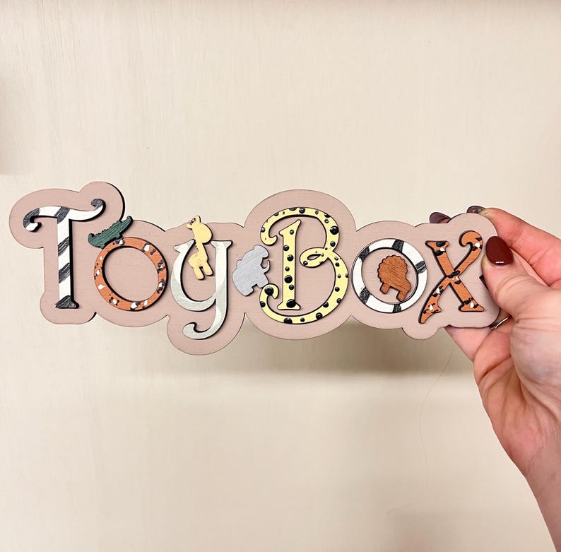 Personalisierte Spielzeugkiste Zeichen Holzbuchstaben Safari Spielzeugkiste Schild Kinder Namen Schild Safari Kinderzimmer Dekor Kinder Türschild Spielzeugkiste Dekoration Name Bild 12
