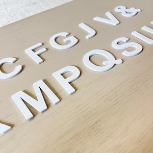 Letras blancas de madera para elaborar letras pequeñas de madera de 3 cm para manualidades de bodas Letras de madera del alfabeto personalizadas para letreros tamaño del paquete de artesanías de madera