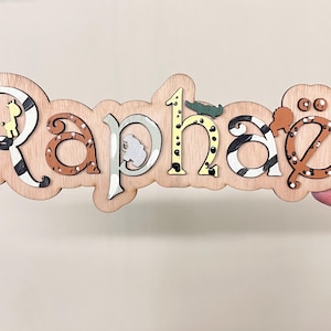 Personalisierte Spielzeugkiste Zeichen Holzbuchstaben Safari Spielzeugkiste Schild Kinder Namen Schild Safari Kinderzimmer Dekor Kinder Türschild Spielzeugkiste Dekoration Name Bild 10