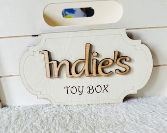 Scatola dei giocattoli in legno Targa con nome per la scatola dei giocattoli del bambino Camera da letto personalizzata Decorazione per bambini Lettere in legno personalizzate per la scatola dei giocattoli della scuola materna del bambino Segno decorativo