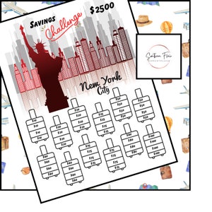 Op de afbeelding: Een printbare spaaruitdaging met een rood-witte illustratie van het Vrijheidsbeeld en de tekst "Savings Challenge $2500 New York City". De printbare bevat een raster van koffers met bedragen van $10 tot $100.