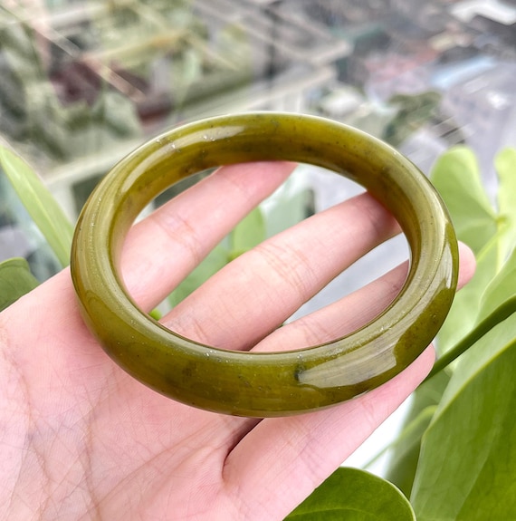 62mm 本物の緑翡翠バングル、天然蛇紋石ジュエリー、本物の新品翡翠 