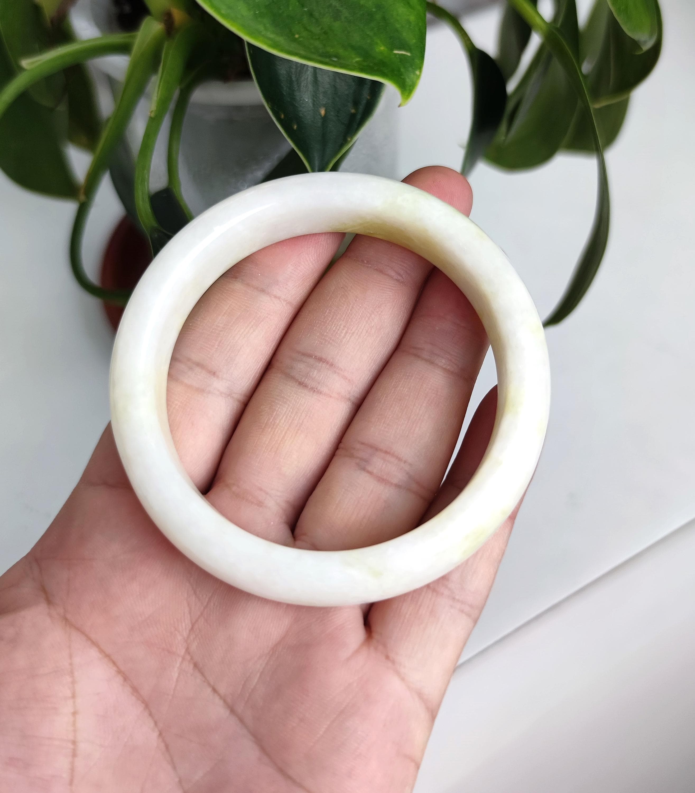 61mm 本物の緑翡翠バングル、天然蛇紋石ジュエリー、本物の新品翡翠