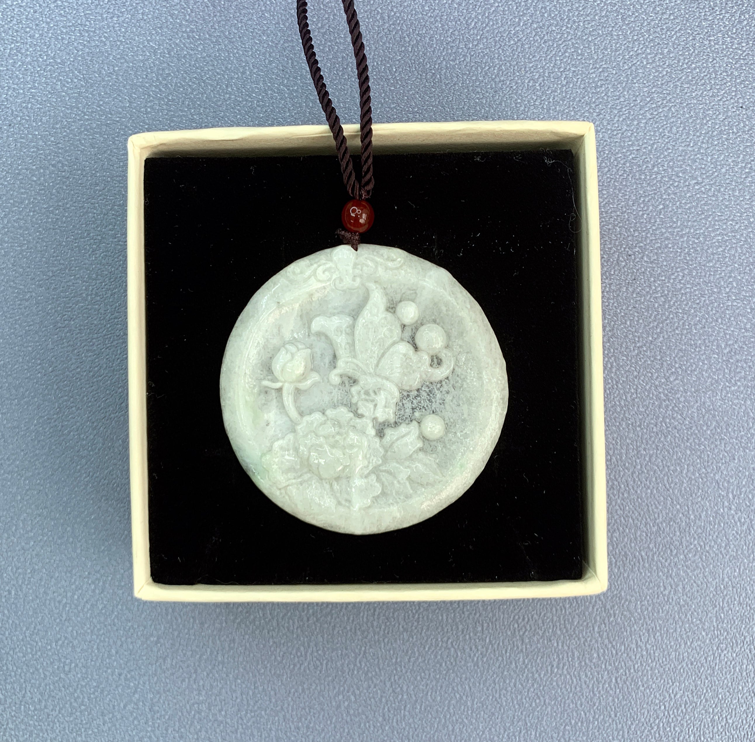 ビルマ産本翡翠 ジェダイト 風景ペンダントネックレス：グレードA翡翠