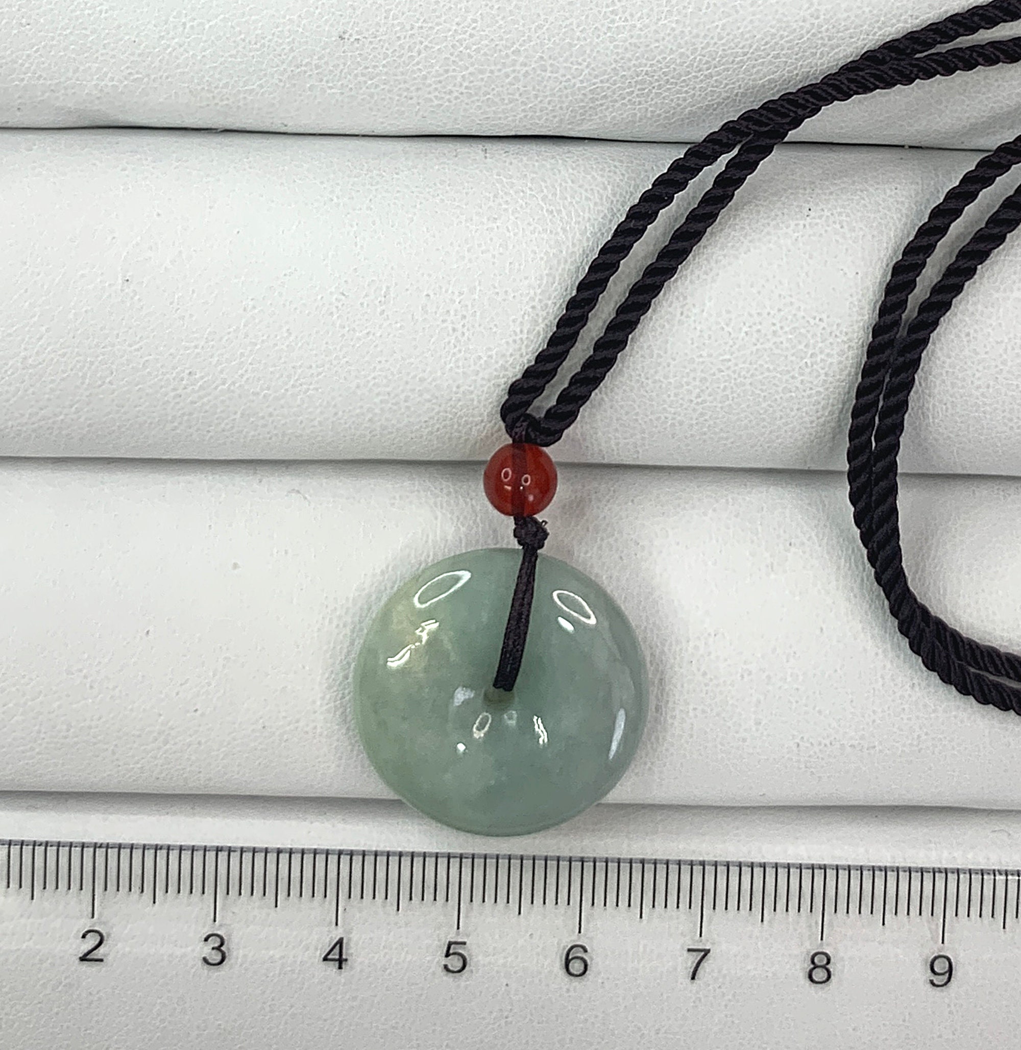 本物の翡翠ビルマ産翡翠ドーナツペンダントネックレス：本物のグレード