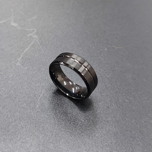 Simple Black Ring