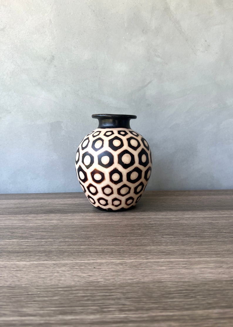 Handmade Peruvian Chulucanas Vase image 1