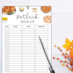 K&ouml;nnte beinhalten: Ein wei&szlig;es Potluck-Anmeldeformular mit Aquarellillustrationen von Lebensmitteln, darunter Truthahn, Kuchen und Brot. Die Worte "Potluck Sign Up" sind in schwarzer Schrift geschrieben. Ein Stift liegt auf dem Formular, und Herbstbl&auml;tter und ein K&uuml;rbis schm&uuml;cken die Ecke.