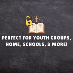 Puede incluir: Imagen con un candado amarillo sobre un libro abierto con una cruz y rayos de luz. Texto: &iexcl;PERFECTO PARA GRUPOS JUVENILES, HOGAR, ESCUELAS Y M&Aacute;S! El fondo es una pizarra gris oscuro.